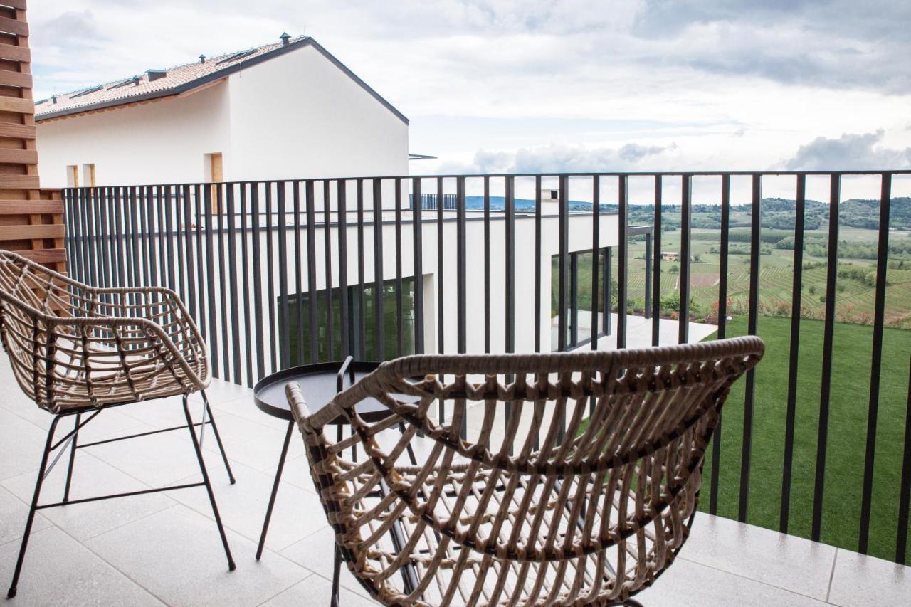 Tavarneta Estate Dobrovo Εξωτερικό φωτογραφία