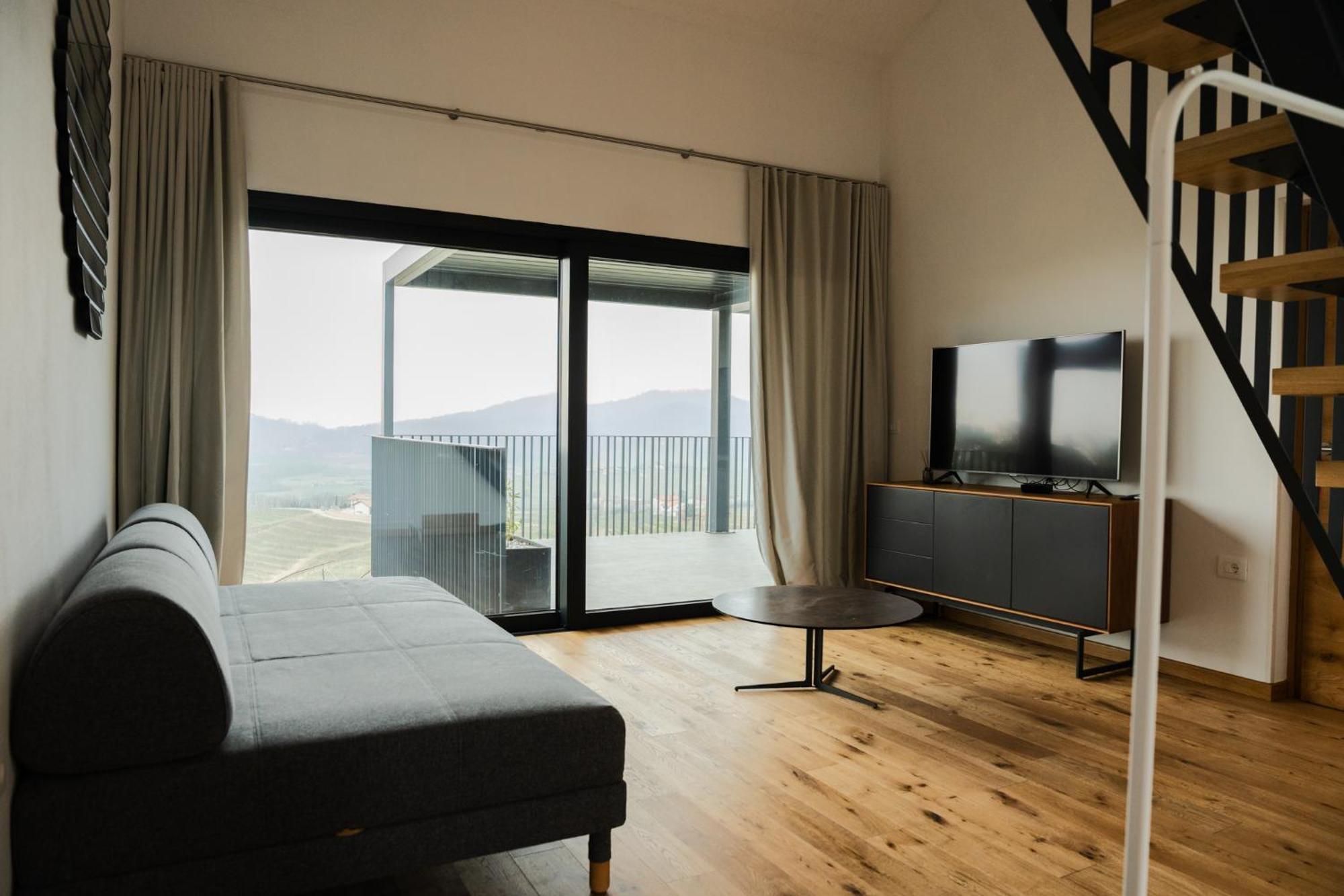 Tavarneta Estate Dobrovo Εξωτερικό φωτογραφία